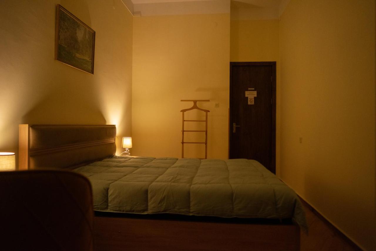 Guesthouse Hillside Tbilisi Exterior foto