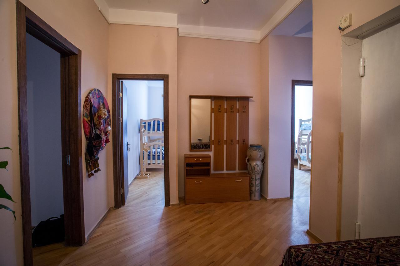 Guesthouse Hillside Tbilisi Exterior foto