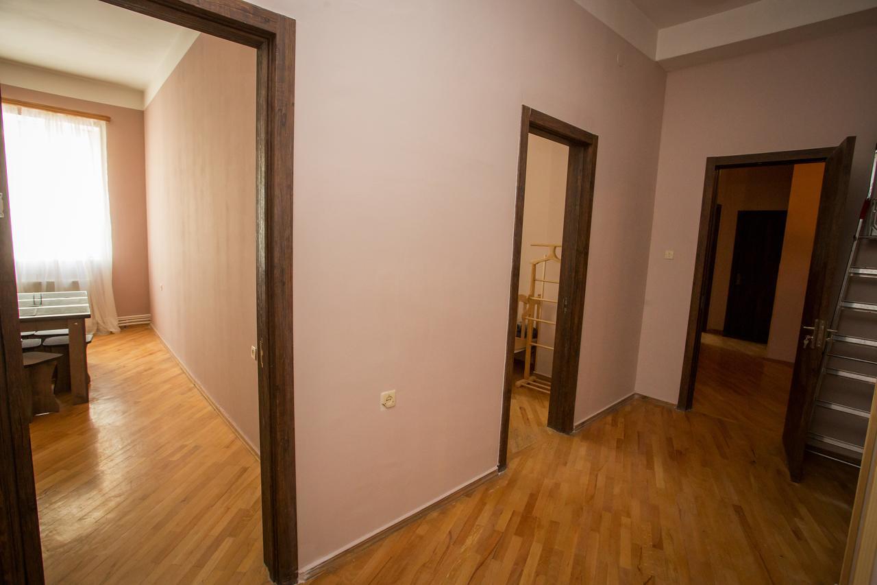 Guesthouse Hillside Tbilisi Exterior foto